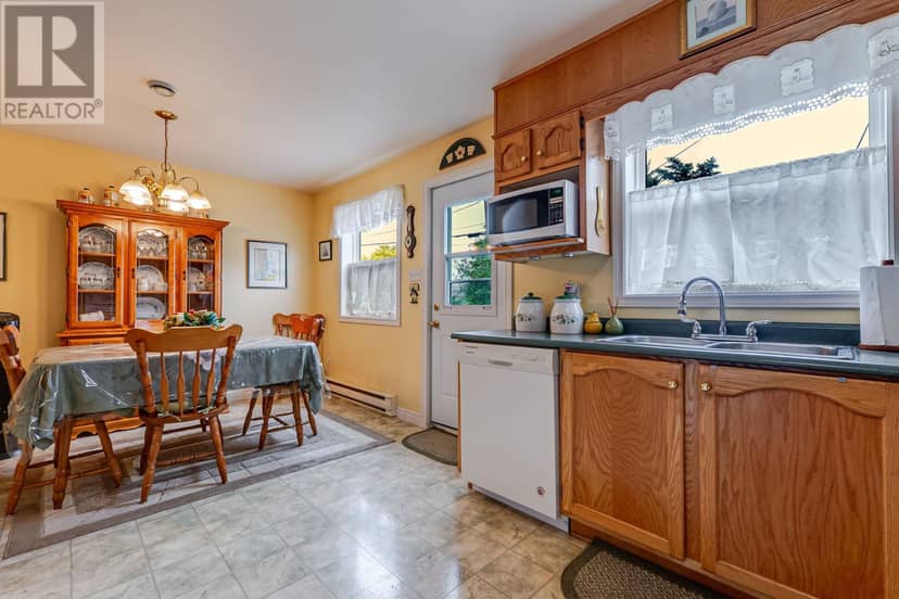28 Sorrel Drive — photo 18 of 40