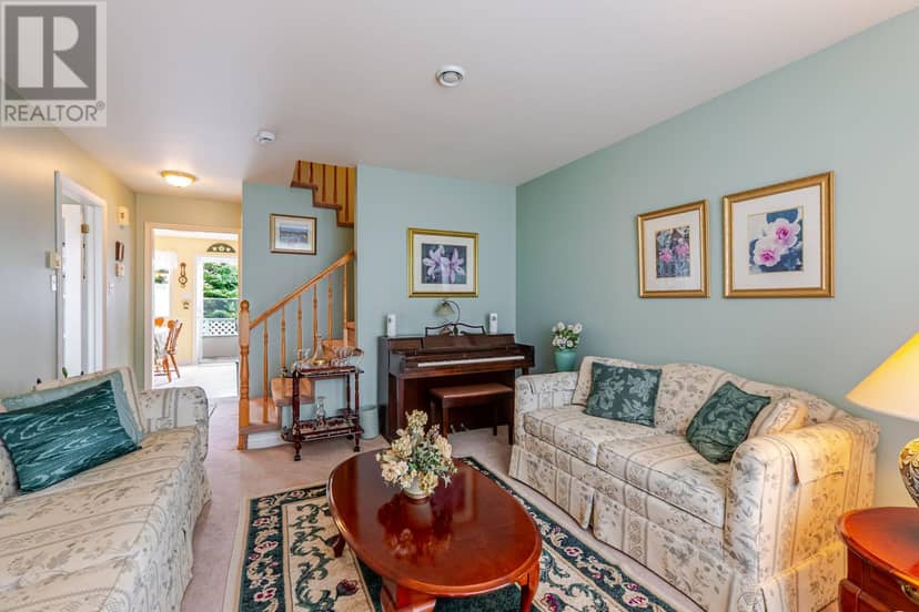 28 Sorrel Drive — photo 5 of 40