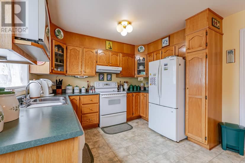 28 Sorrel Drive — photo 9 of 40