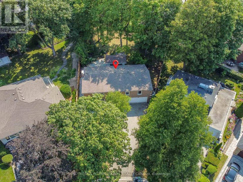 31 Queensborough Crescent — photo 40 of 40