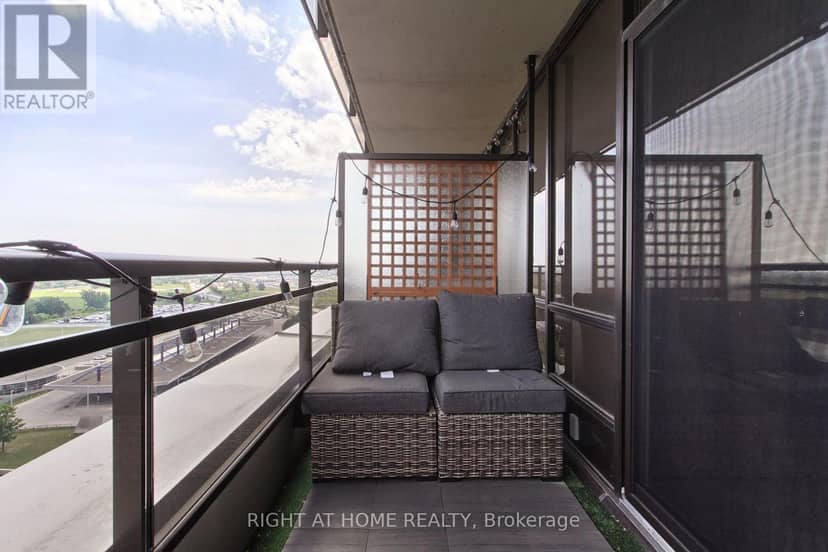 PH04 - 1060 Sheppard Avenue W — photo 21 of 40