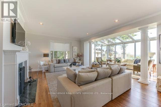 16 Ennisclare Drive W — photo 9 of 20