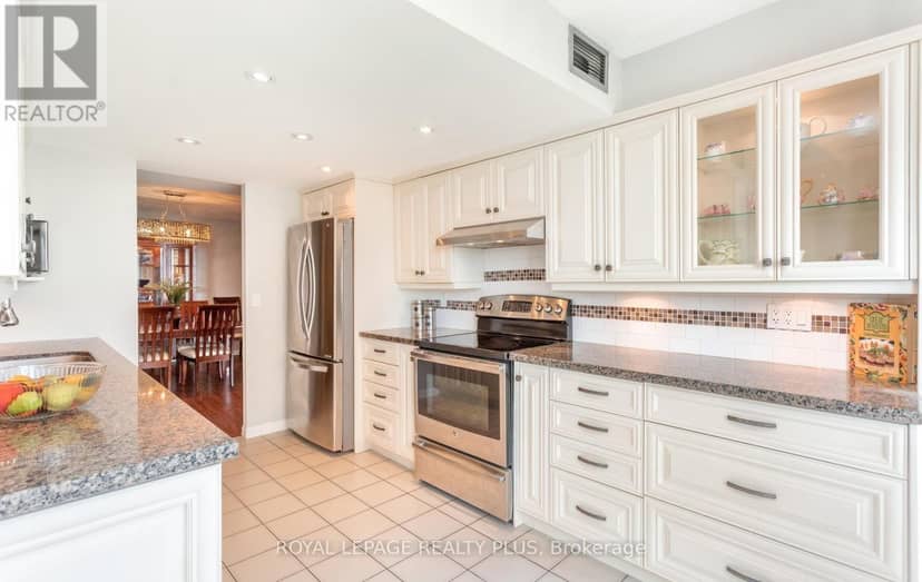 808 - 45 Kingsbridge Garden Circle — photo 14 of 40