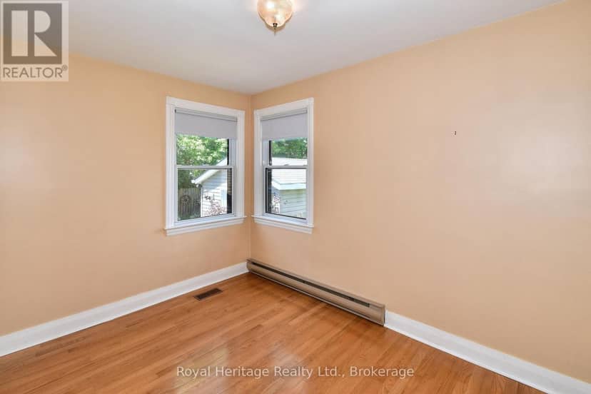 476 King George Street — photo 11 of 32