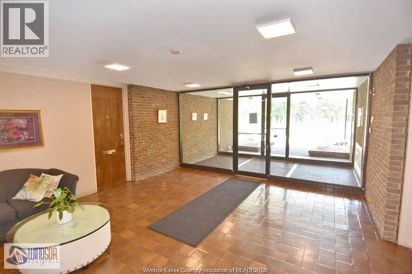 2144 PELISSIER Unit# 601 — photo 11 of 36