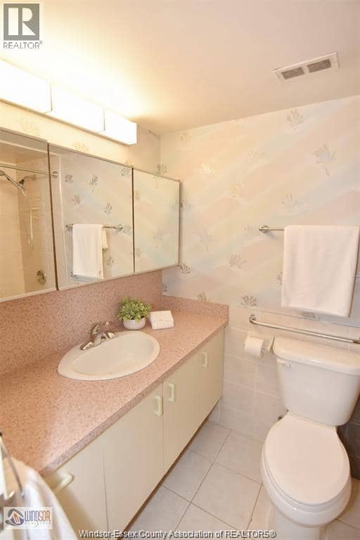 2144 PELISSIER Unit# 601 — photo 29 of 36