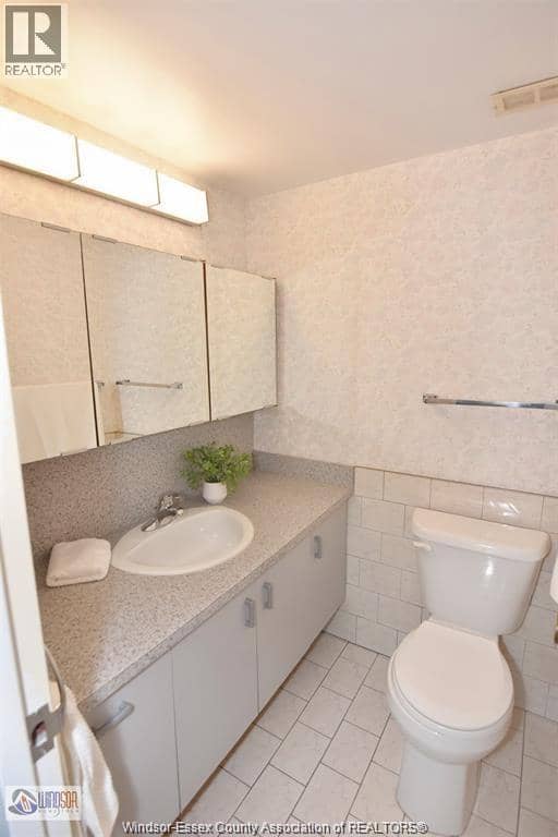 2144 PELISSIER Unit# 601 — photo 34 of 36