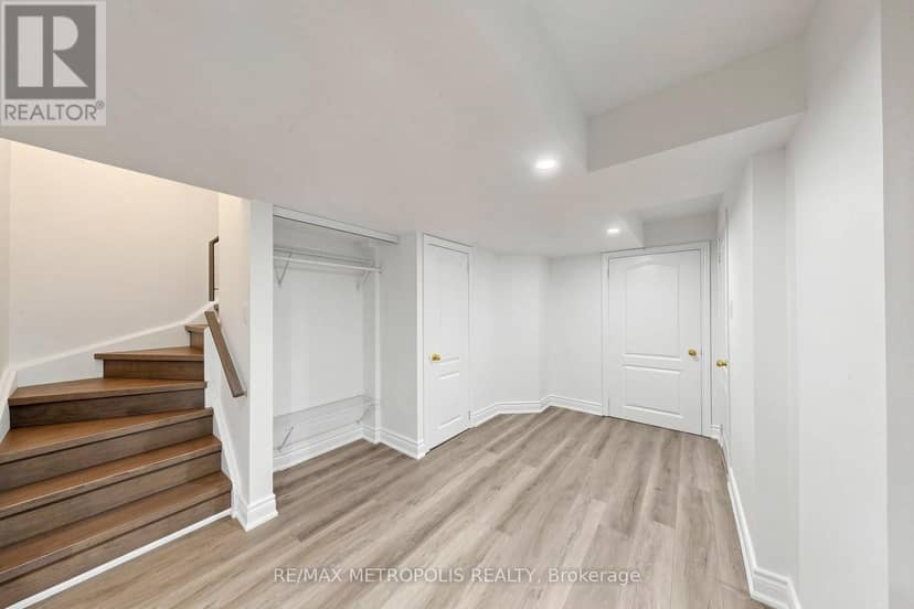 115 Sandway Crescent — photo 30 of 38