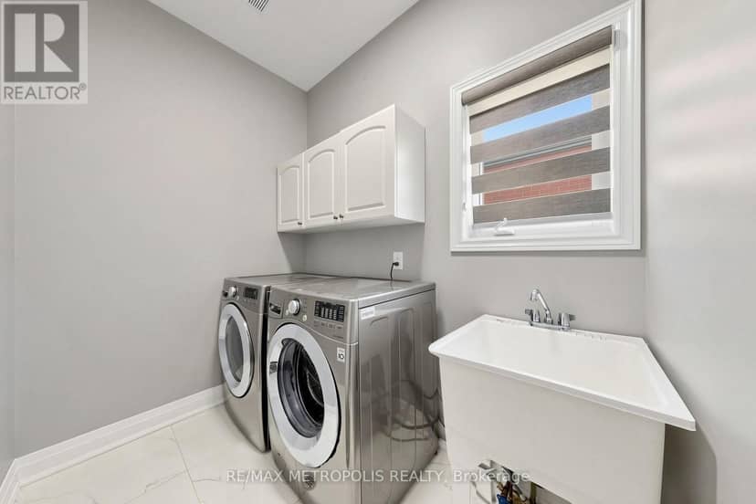 115 Sandway Crescent — photo 34 of 38