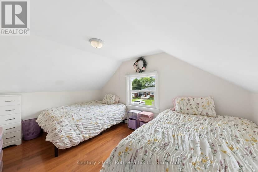 15 Lucy Street — photo 11 of 17