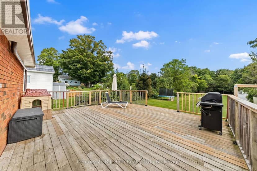 15 Lucy Street — photo 13 of 17