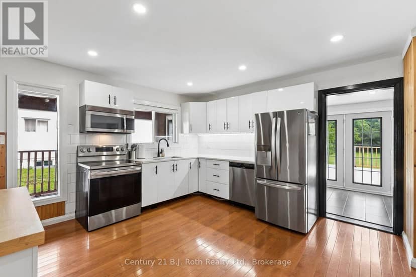 15 Lucy Street — photo 3 of 17