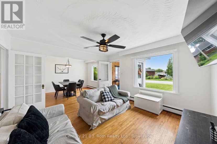 15 Lucy Street — photo 5 of 17