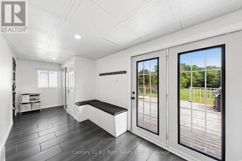 15 Lucy Street — photo 9 of 17