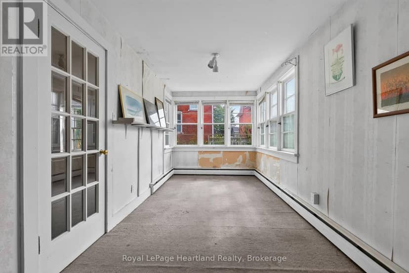 18 Nelson Street E — photo 15 of 40