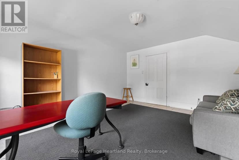 18 Nelson Street E — photo 29 of 40