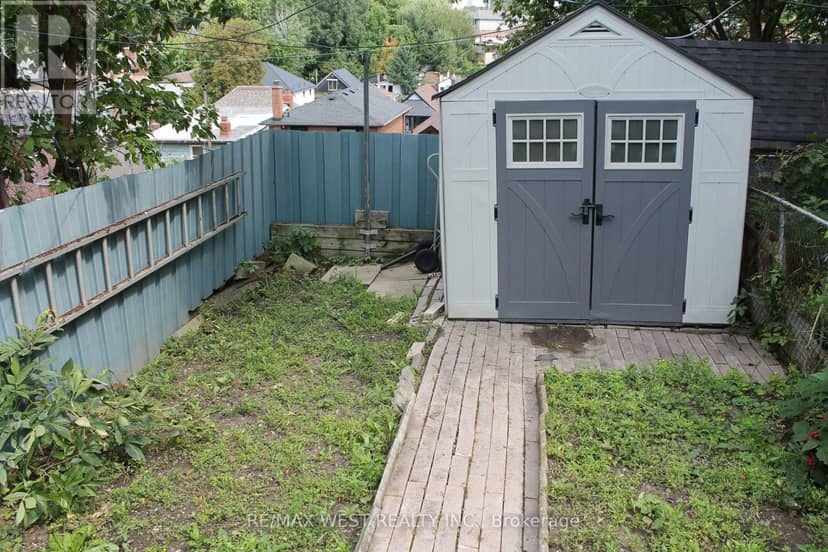11A Woodcroft Crescent — photo 22 of 25