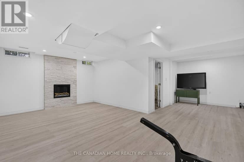 63 Humbershed Crescent — photo 40 of 40