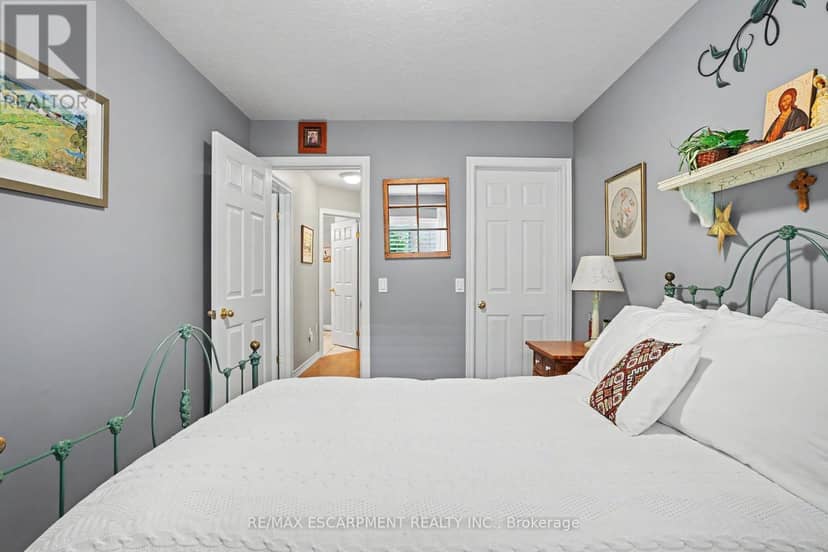 6 - 1275 Stephenson Drive — photo 15 of 40