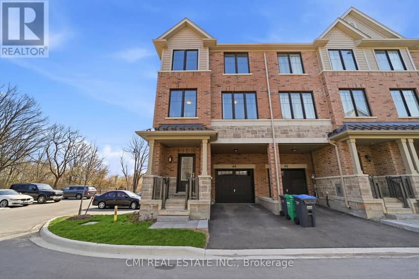 64 Folcroft Street, Brampton, photo 2