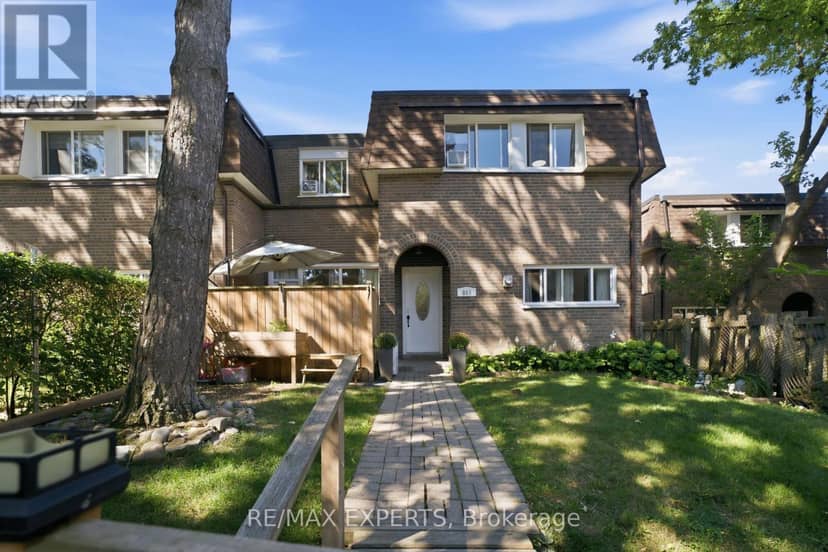 853 - 30 Tandridge Crescent, Toronto