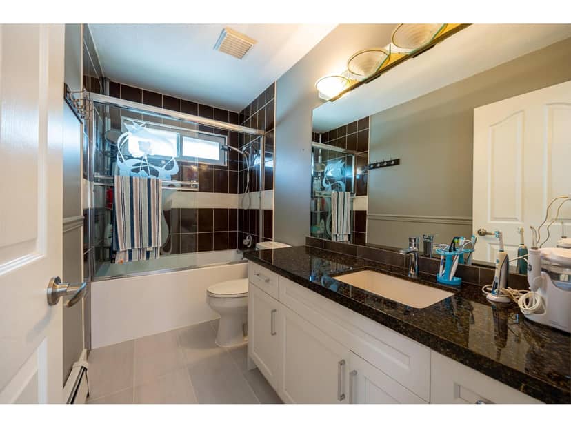 18139 Claytonwood Crescent, Surrey, photo 8