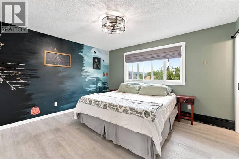 218 8 Avenue NE — photo 33 of 40