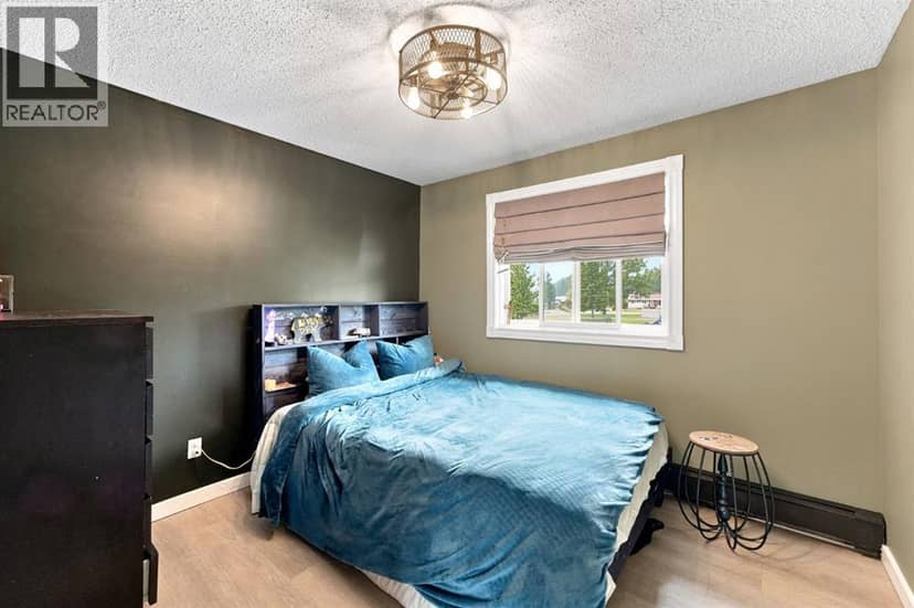 218 8 Avenue NE — photo 36 of 40