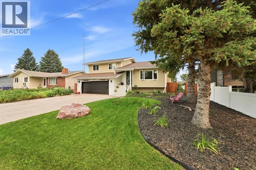 218 8 Avenue NE, Sundre, photo 4