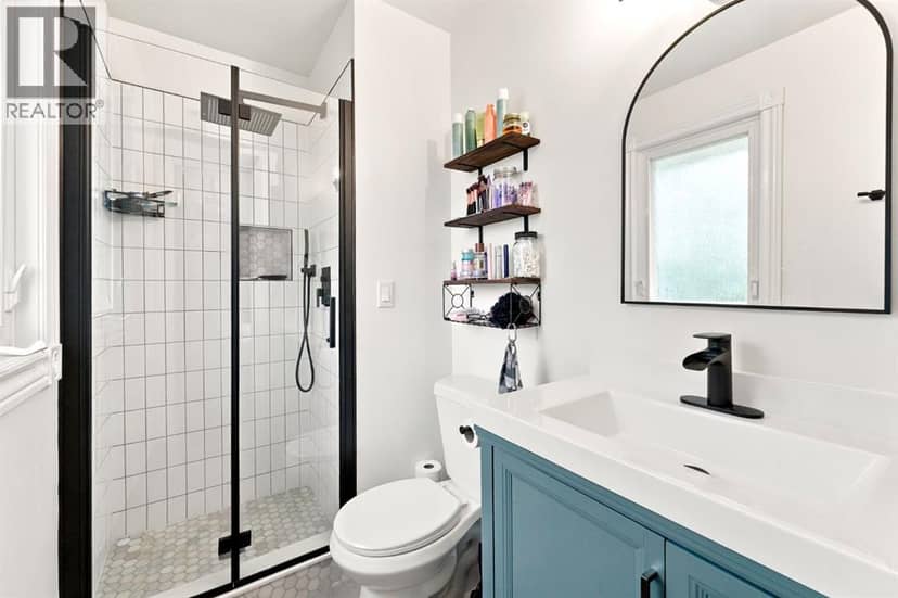 218 8 Avenue NE — photo 35 of 40