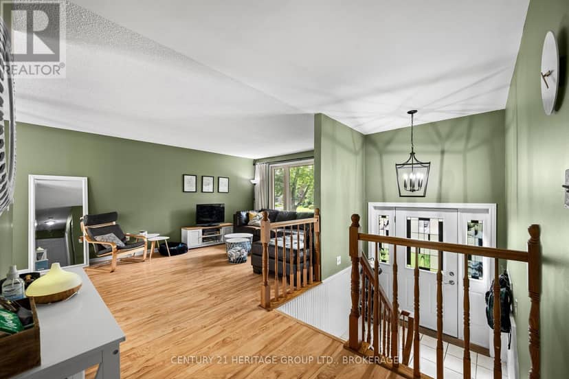 912 Safari Drive — photo 14 of 40