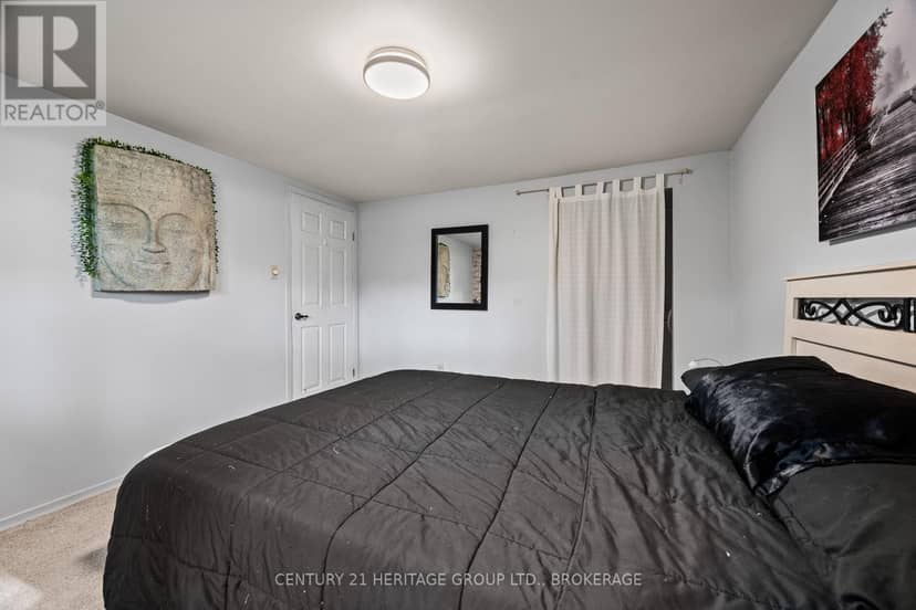912 Safari Drive — photo 38 of 40