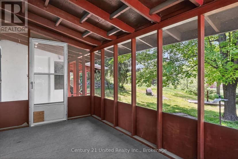 323 St Lawrence Street W — photo 12 of 40