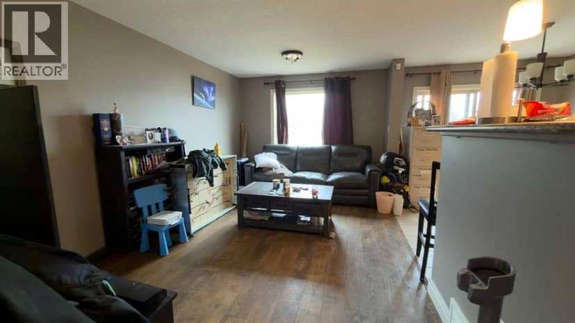 2830 12 Avenue, Wainwright, photo 2