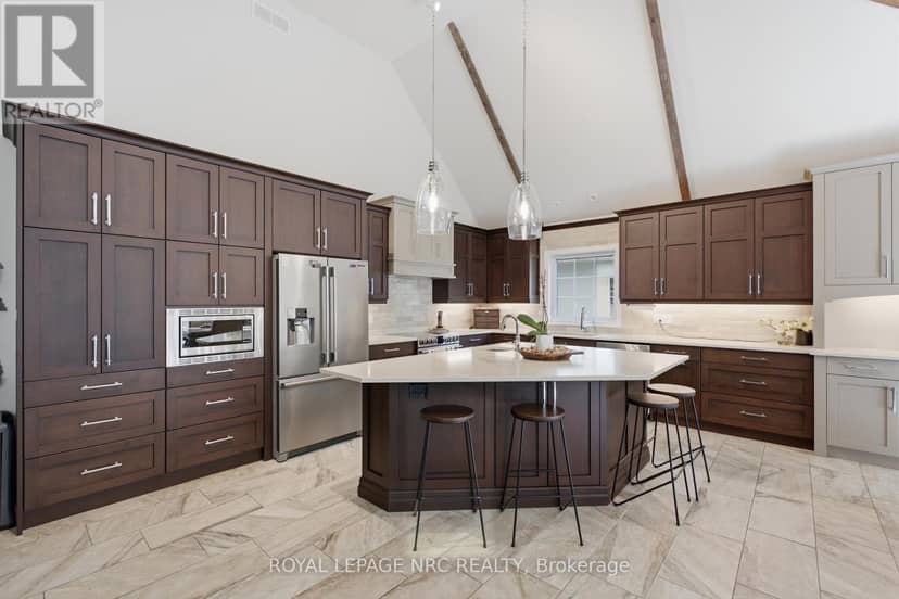 40 Harmony Drive — photo 8 of 40