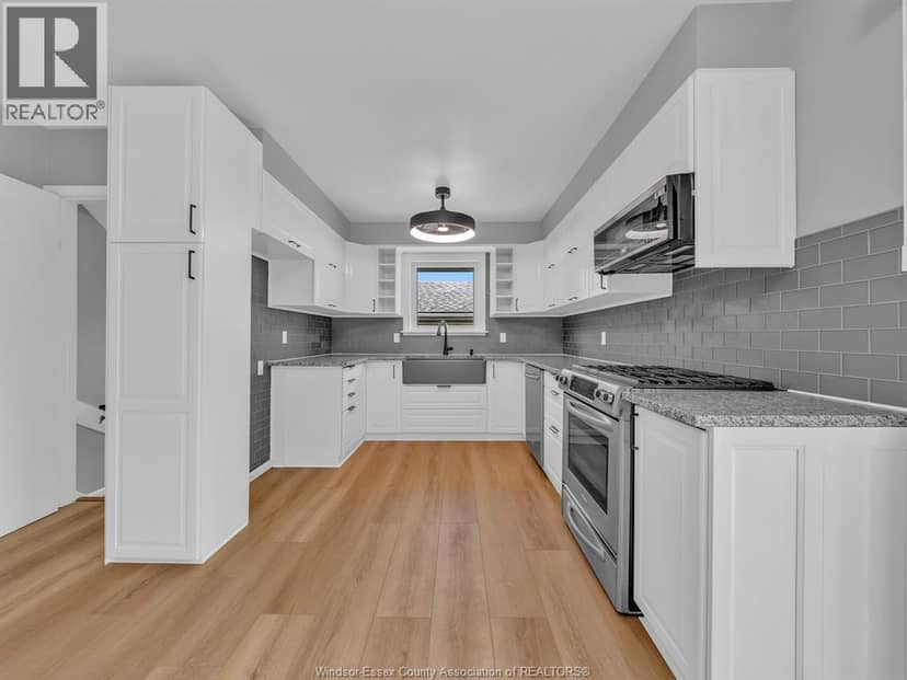 2528 Jos St Louis — photo 9 of 27
