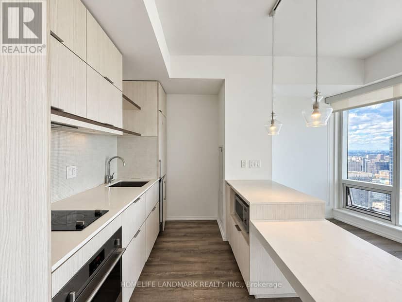4213 - 197 Yonge Street — photo 8 of 16