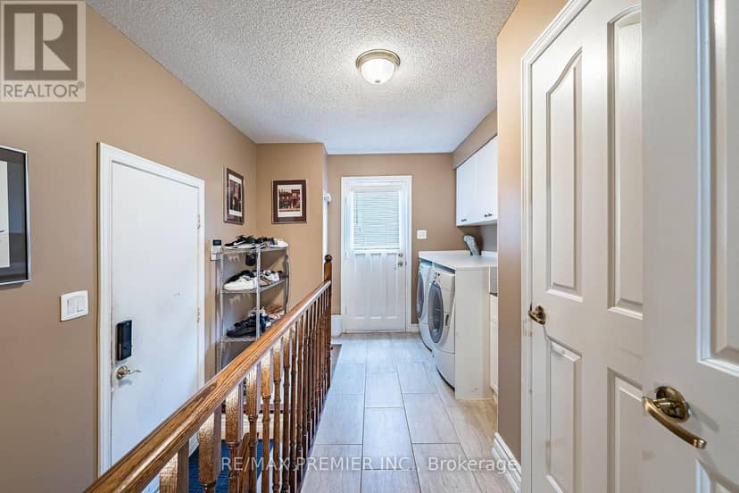 104 Cartwright Boulevard — photo 27 of 40