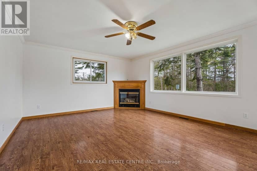 449 Mosley Street — photo 10 of 40