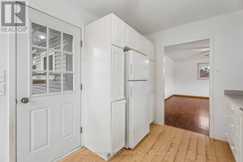 449 Mosley Street — photo 19 of 40