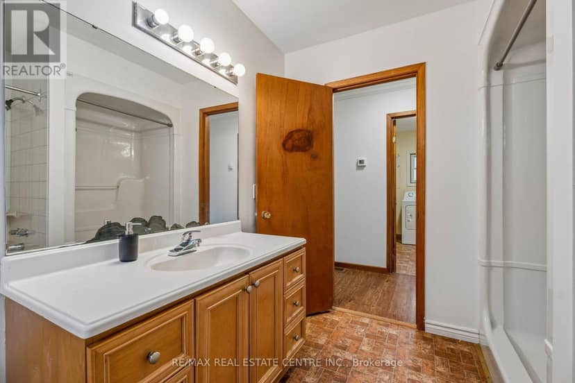 449 Mosley Street — photo 21 of 40