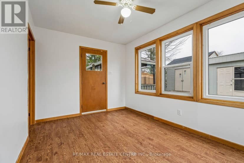 449 Mosley Street — photo 39 of 40