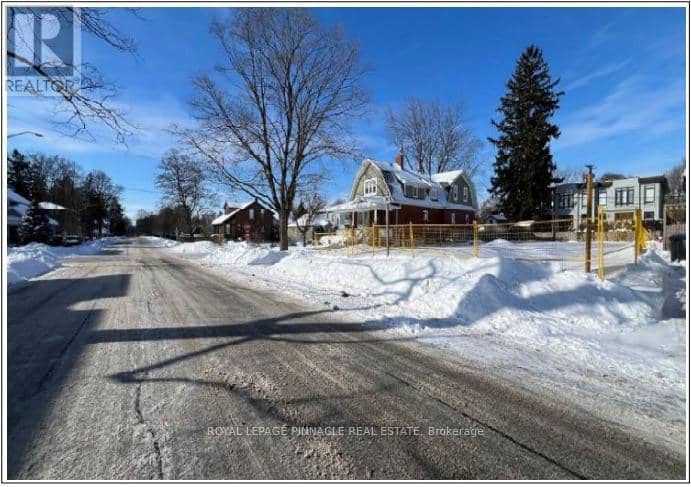 52 Forest Avenue — photo 2 of 2