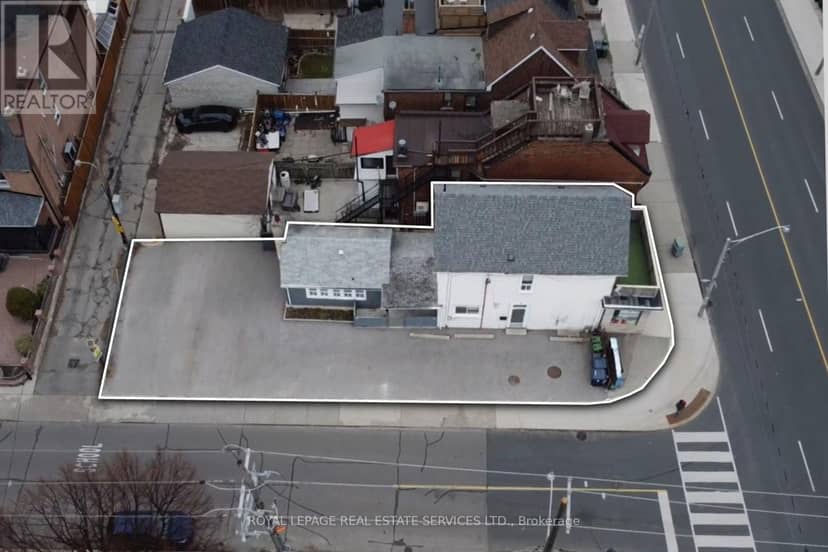 1160 Dufferin Street — photo 2 of 24
