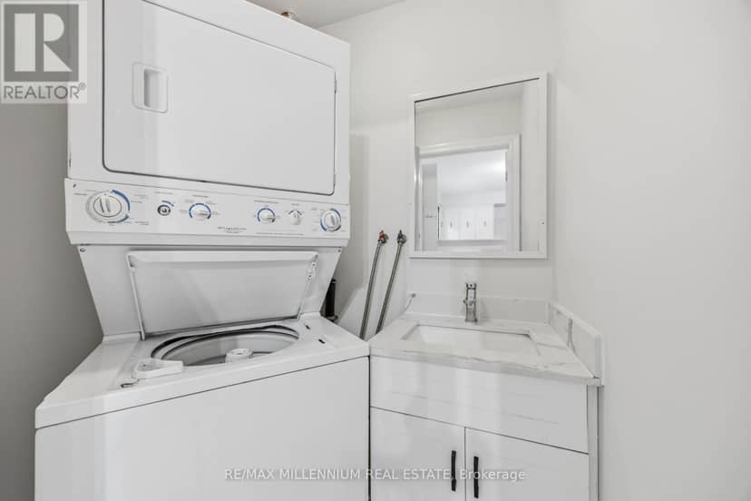 867 Wellington Street — photo 9 of 30