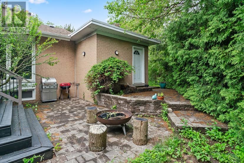 11 Yewfield Crescent — photo 32 of 36
