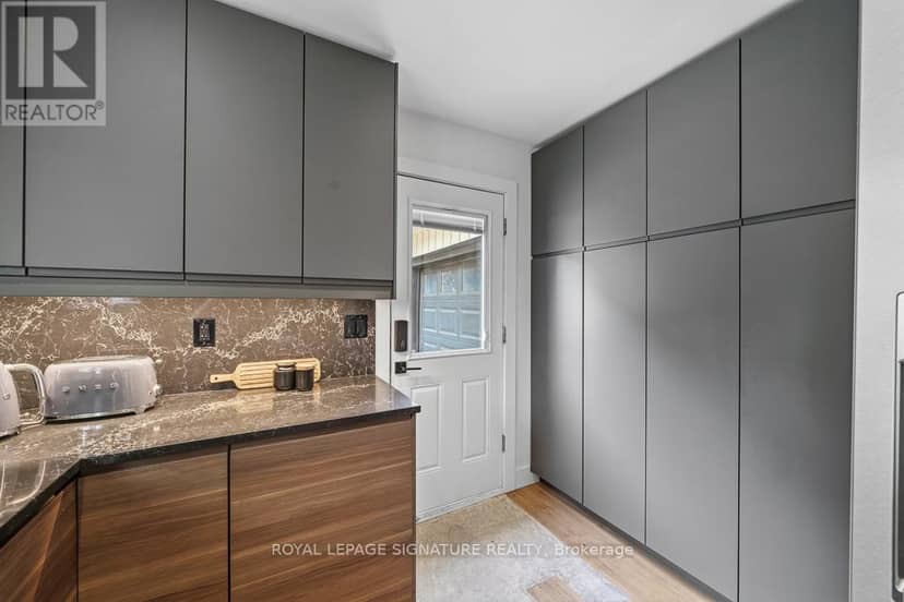 11 Yewfield Crescent — photo 4 of 36