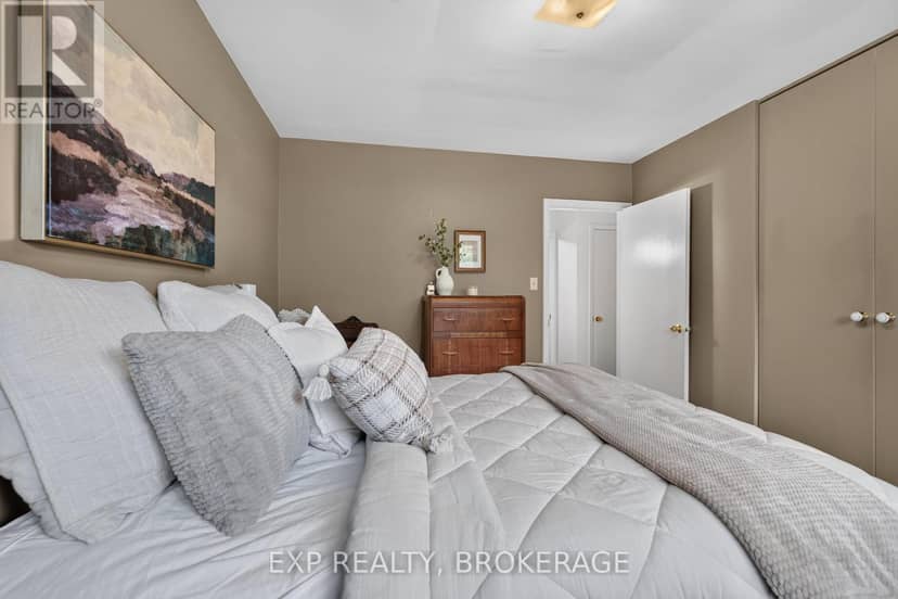 11 Pember Place — photo 16 of 39