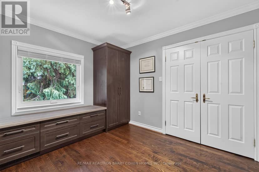 110 Upper Canada Drive — photo 28 of 40