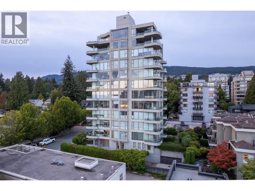 502 570 18TH STREET, West Vancouver